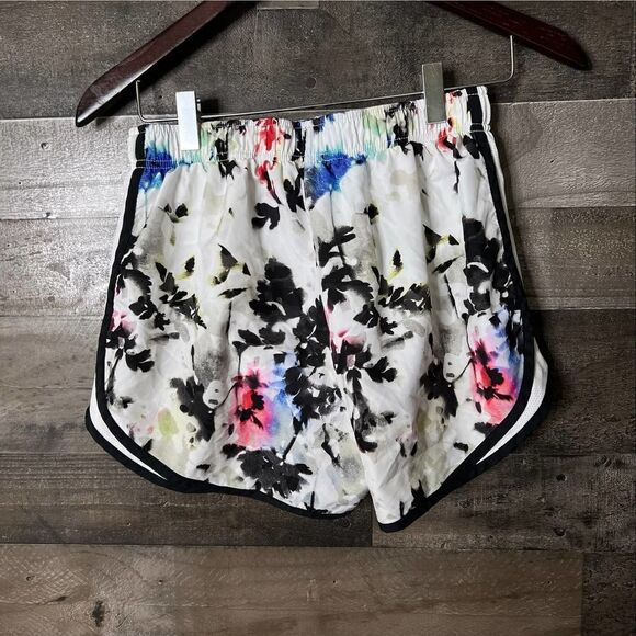 Nike Tempo Floral Shorts Small - Picture 3 of 4